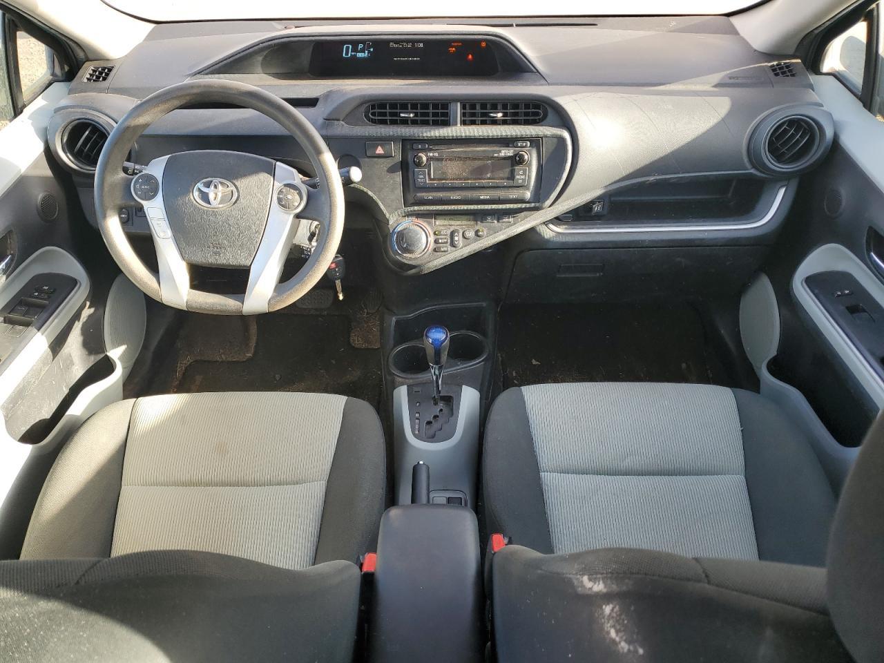 2014 TOYOTA Prius c