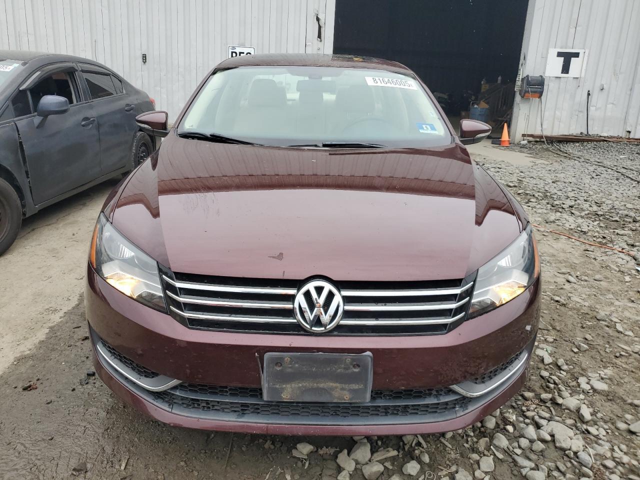 2012 VOLKSWAGEN Passat