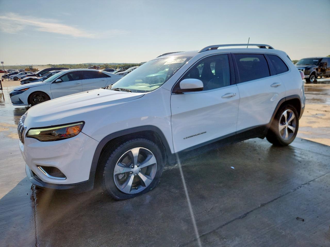 2019 JEEP CHEROKEE