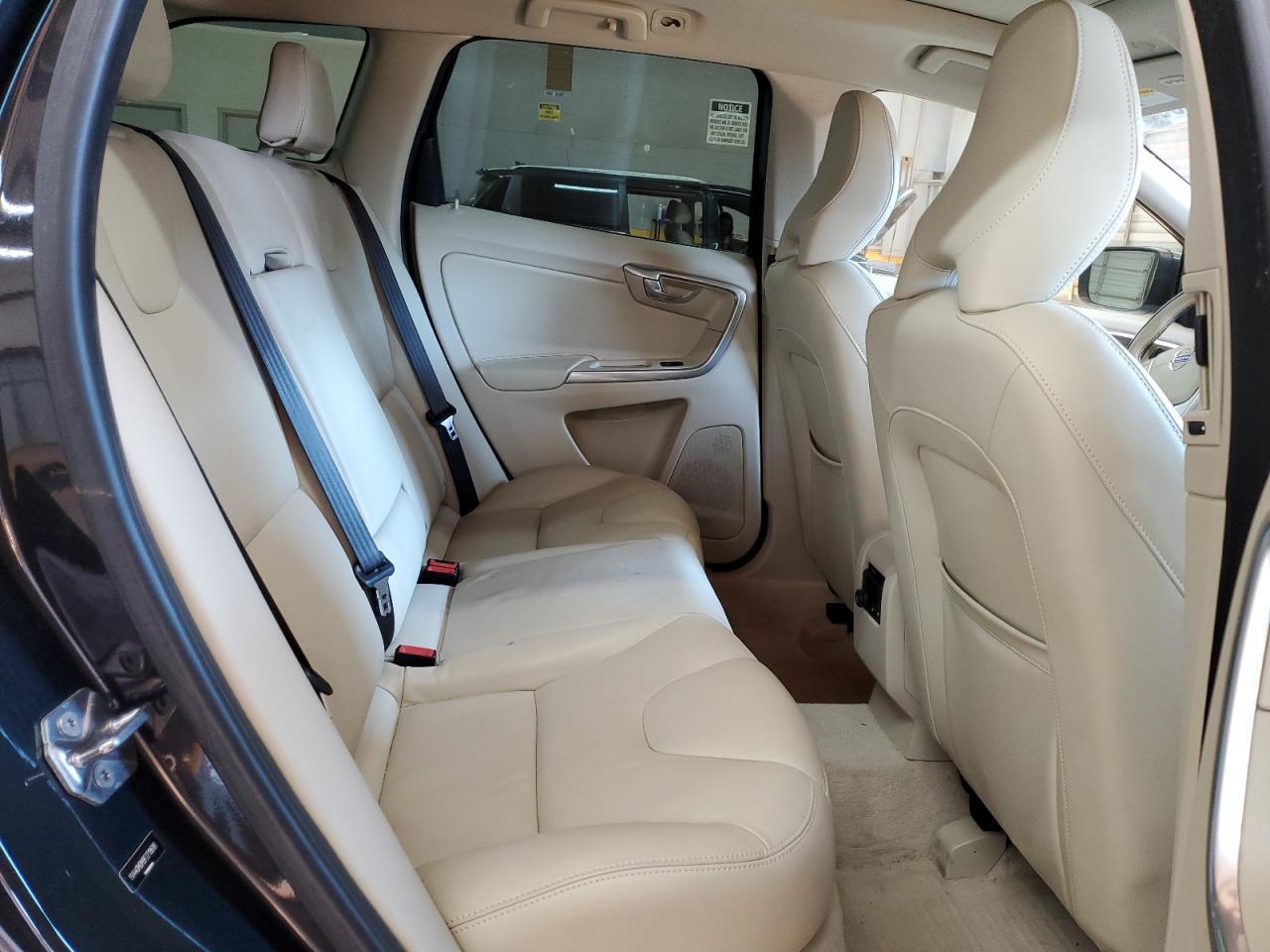 2015 VOLVO XC60