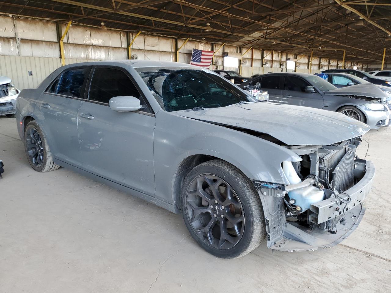 2019 CHRYSLER 300