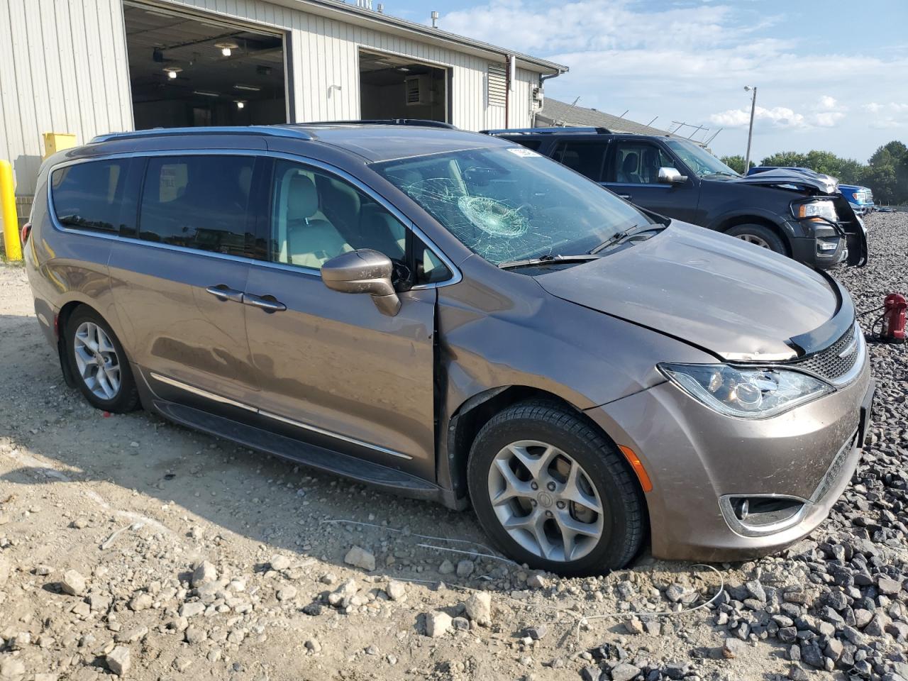 2017 CHRYSLER Pacifica