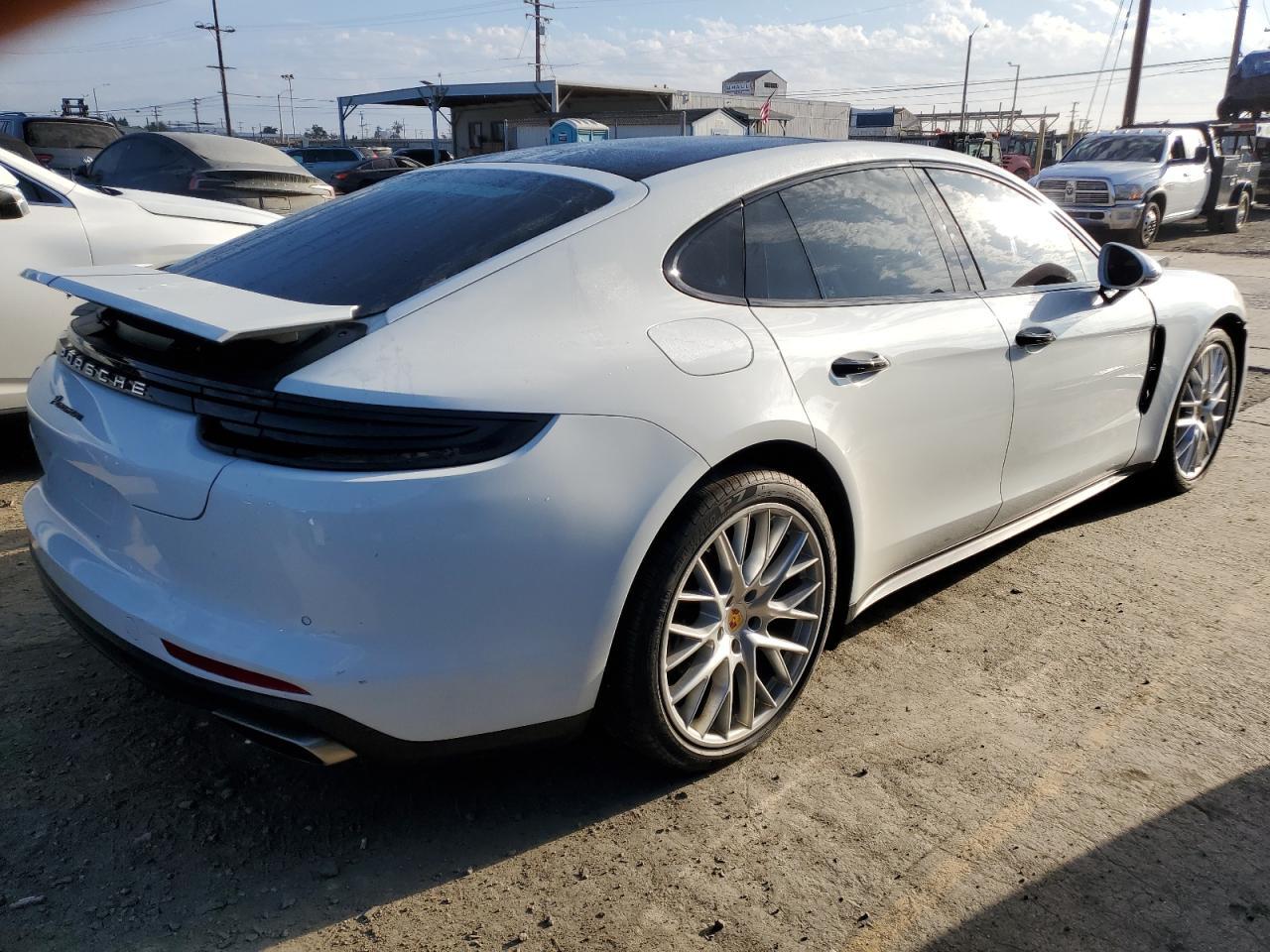 2017 PORSCHE Panamera