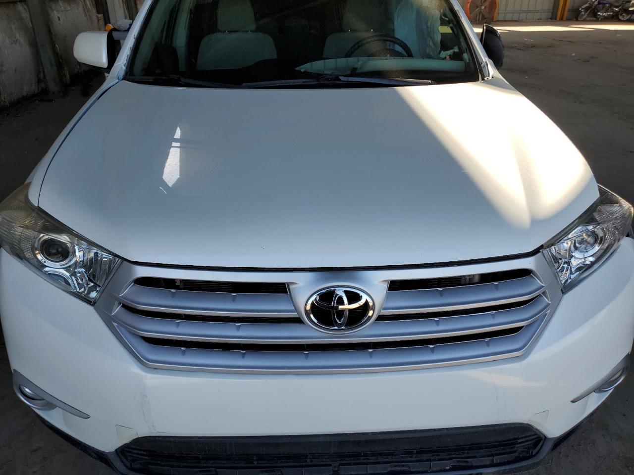 2012 TOYOTA HIGHLANDER