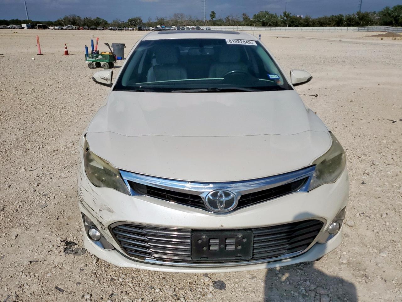 2013 TOYOTA Avalon