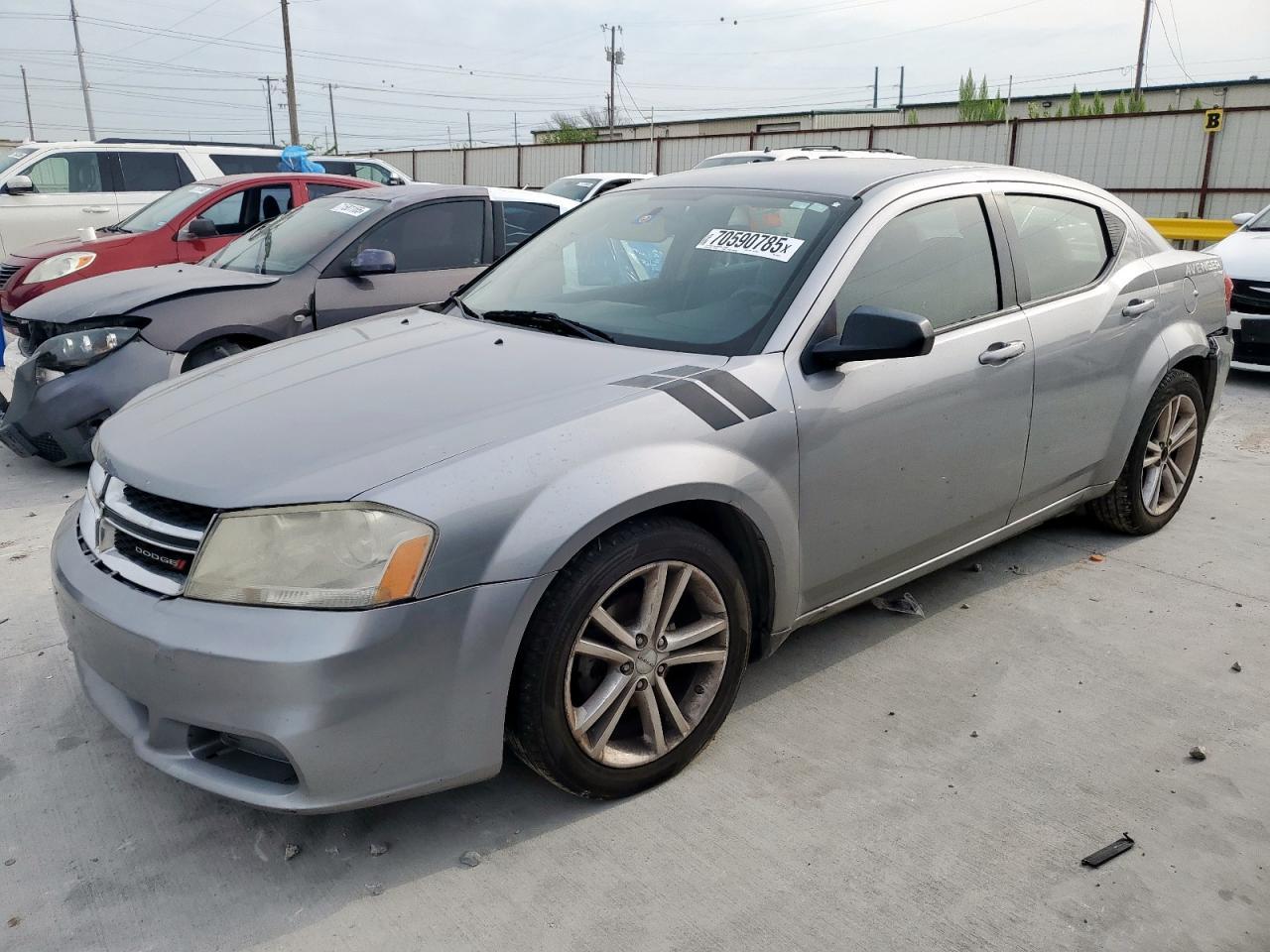 2013 DODGE Avenger