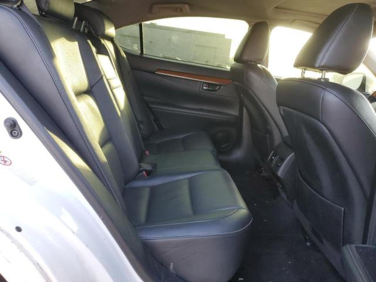 2014 LEXUS ES 300H