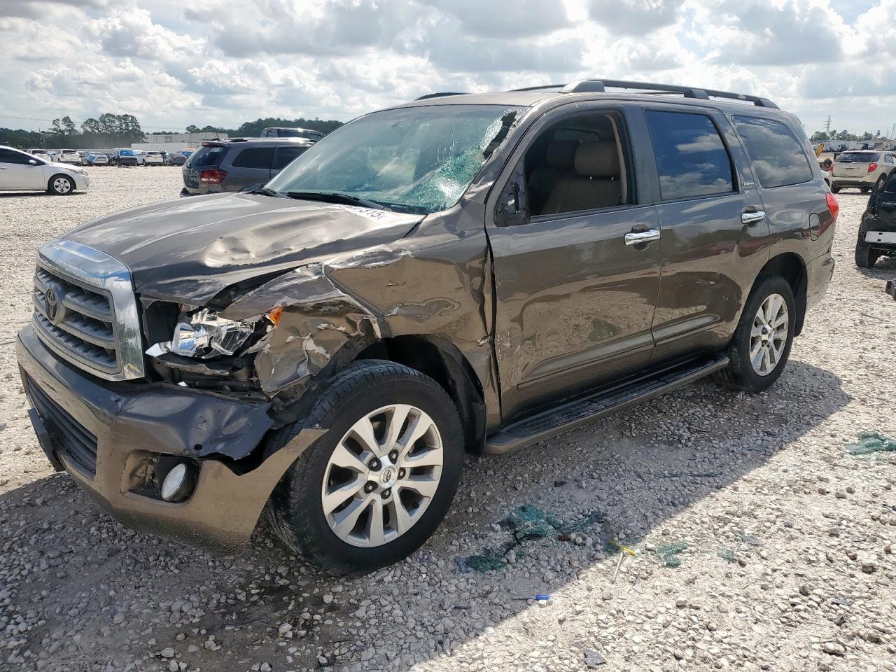 2013 TOYOTA Sequoia