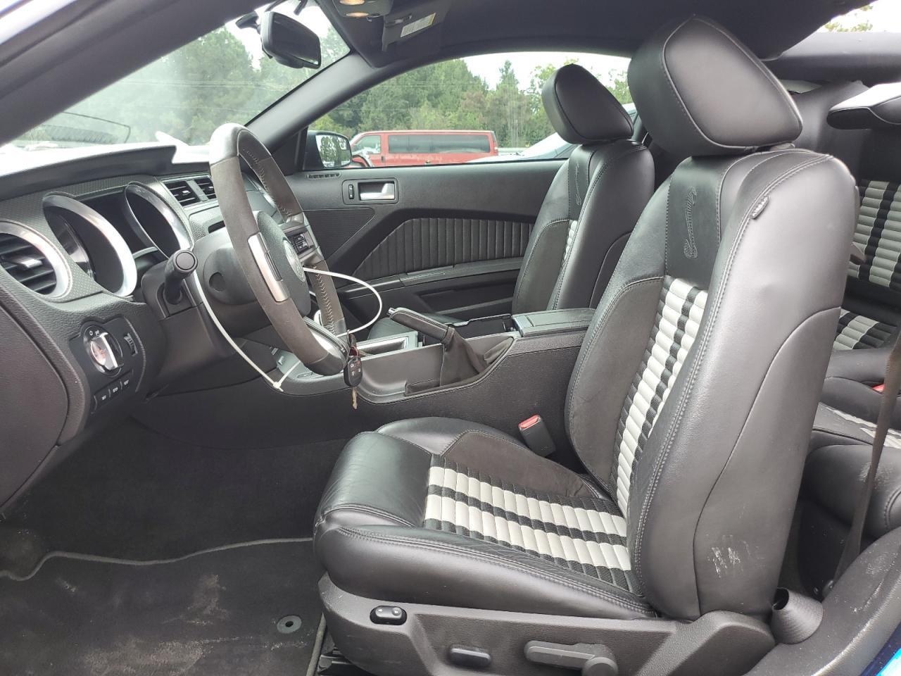 2011 FORD MUSTANG