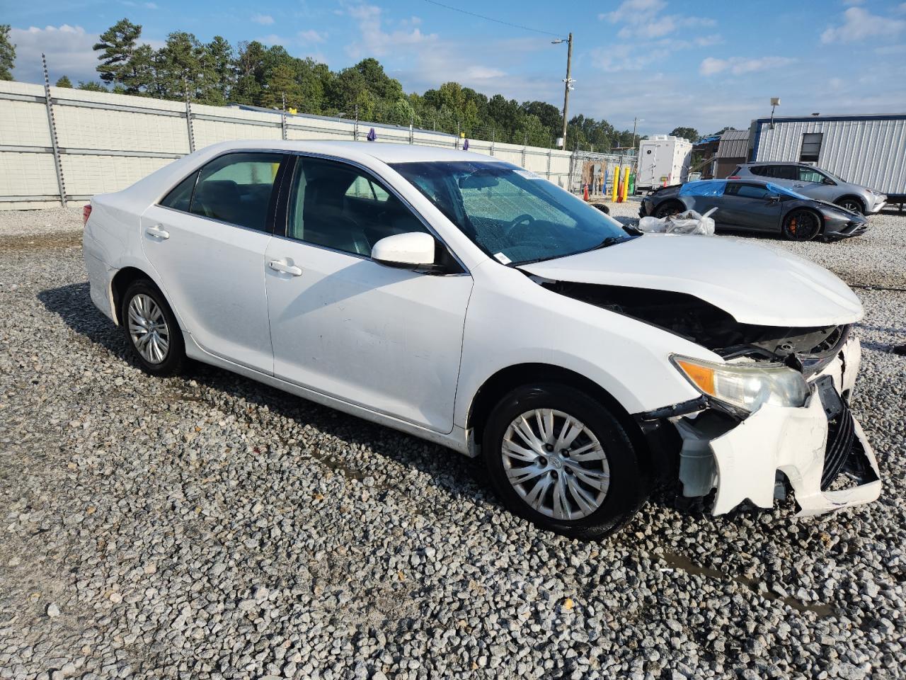 2014 TOYOTA CAMRY
