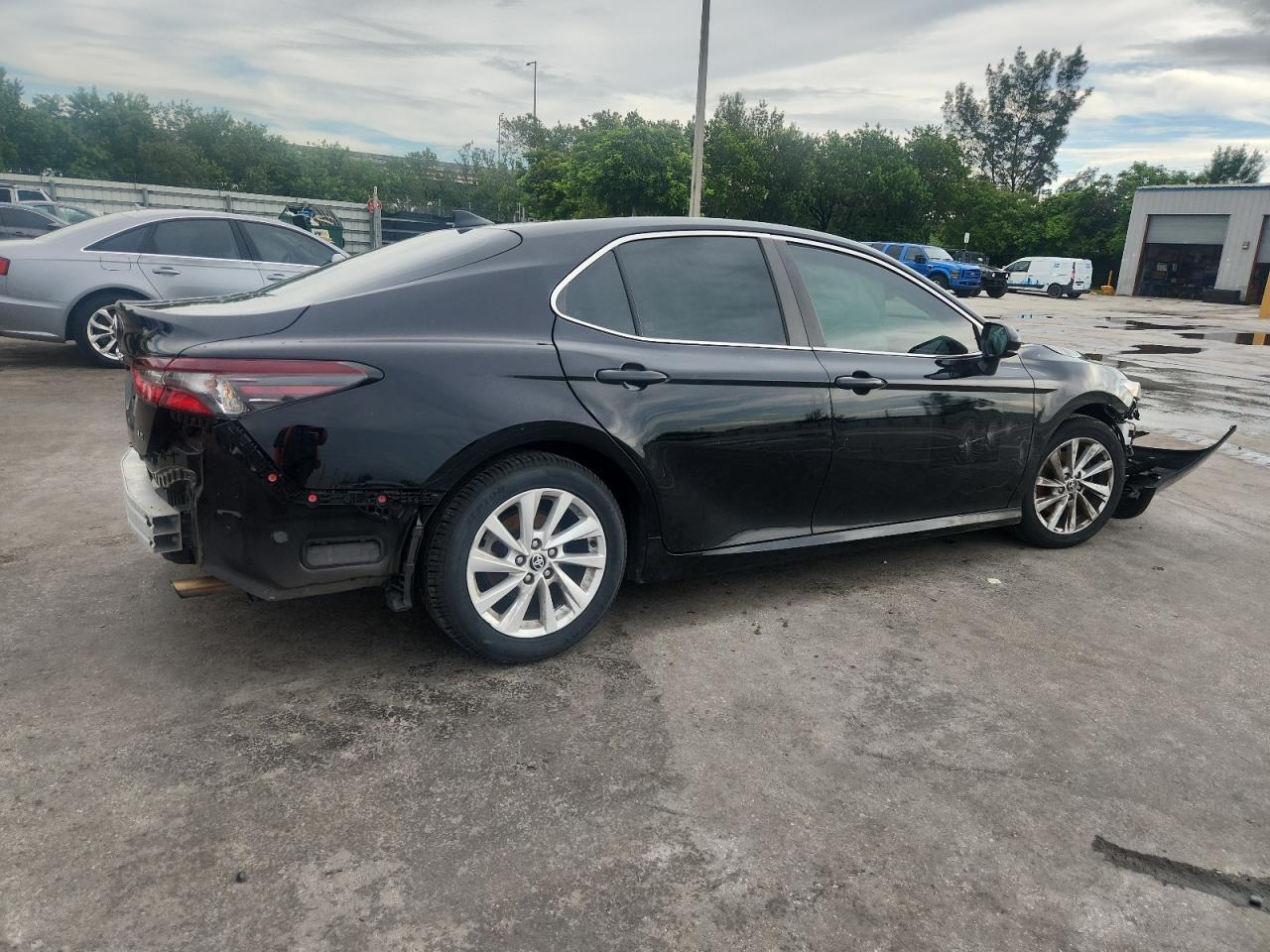 2024 TOYOTA CAMRY