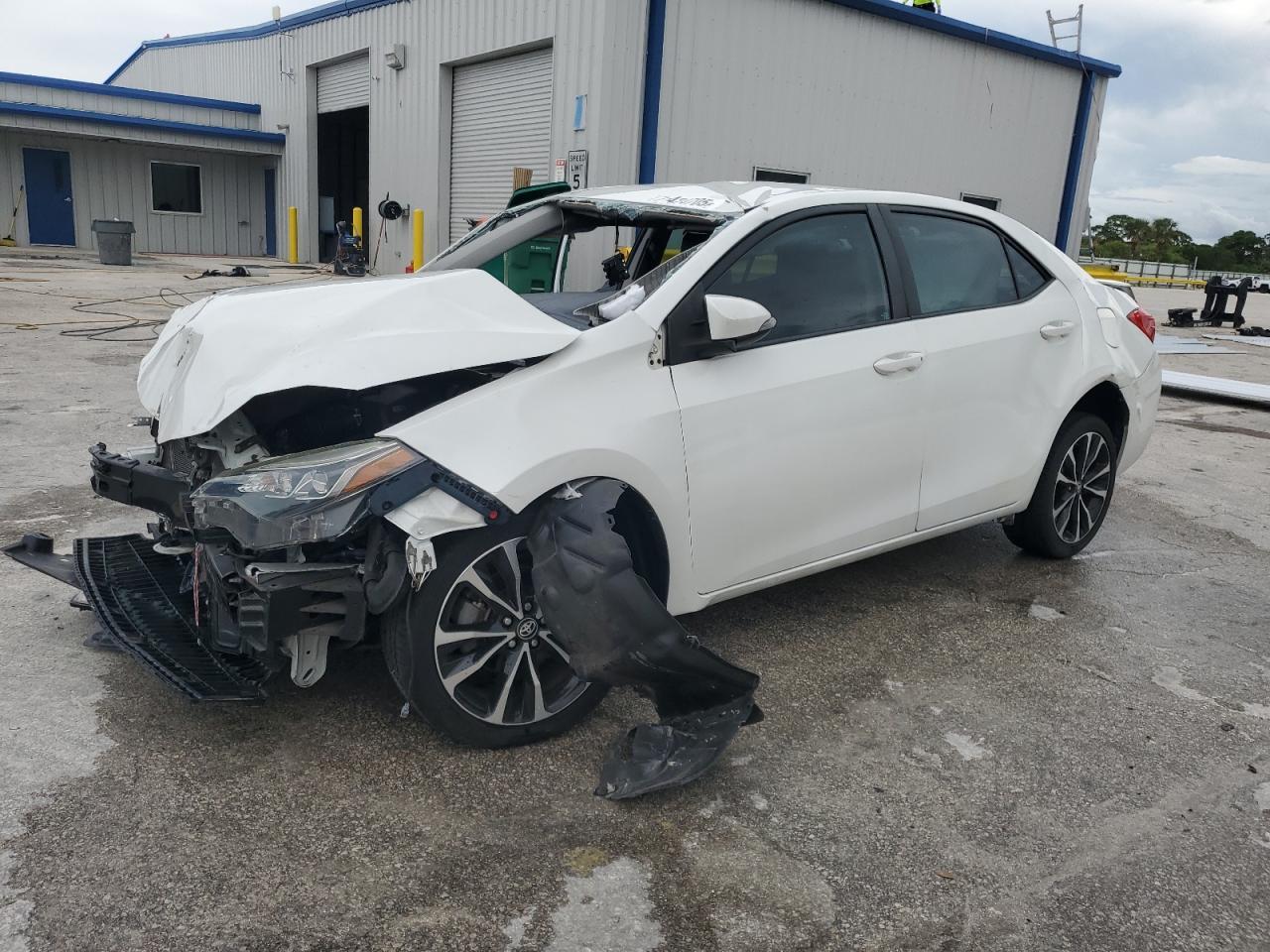 2017 TOYOTA COROLLA