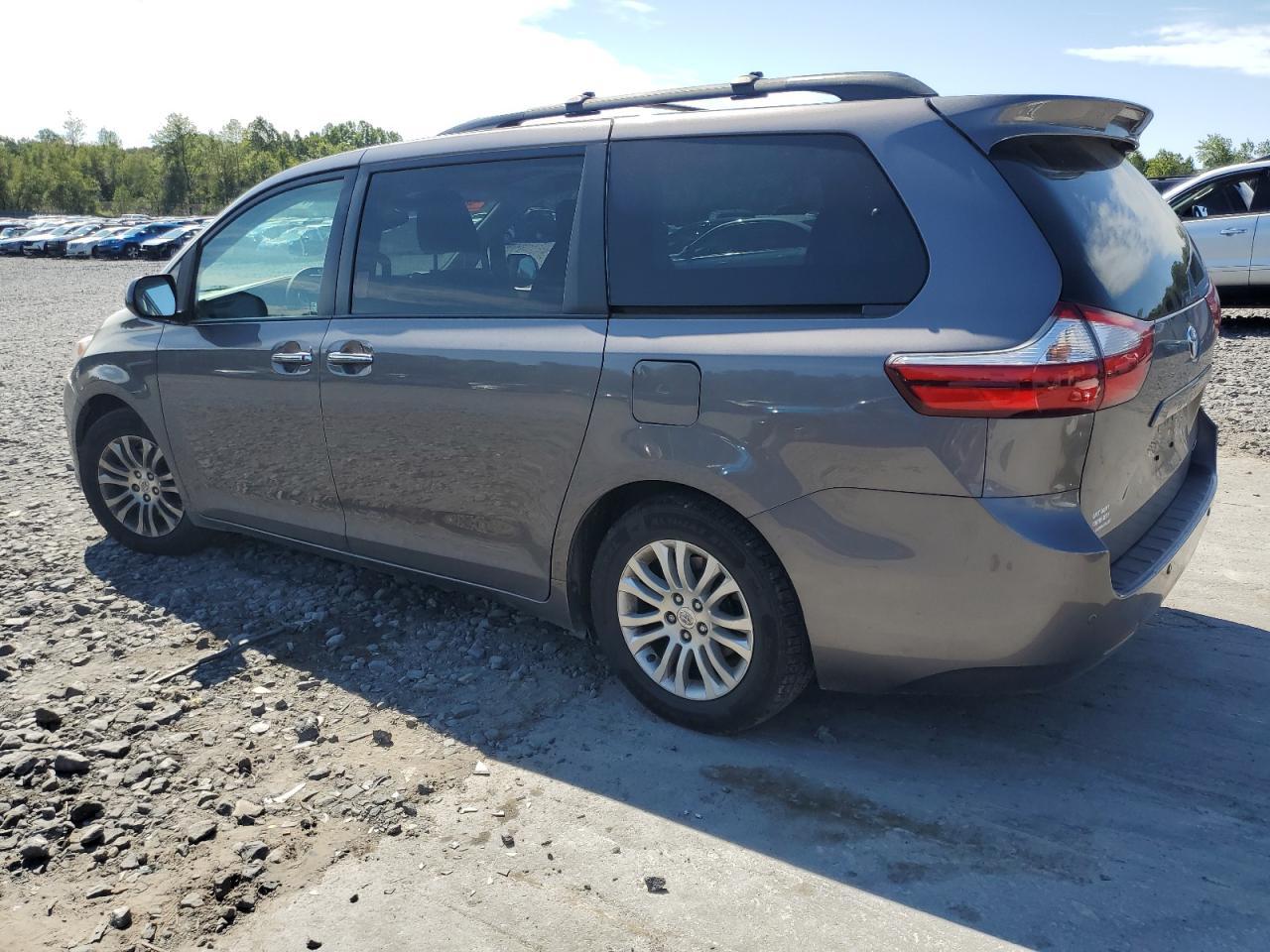 2015 TOYOTA SIENNA
