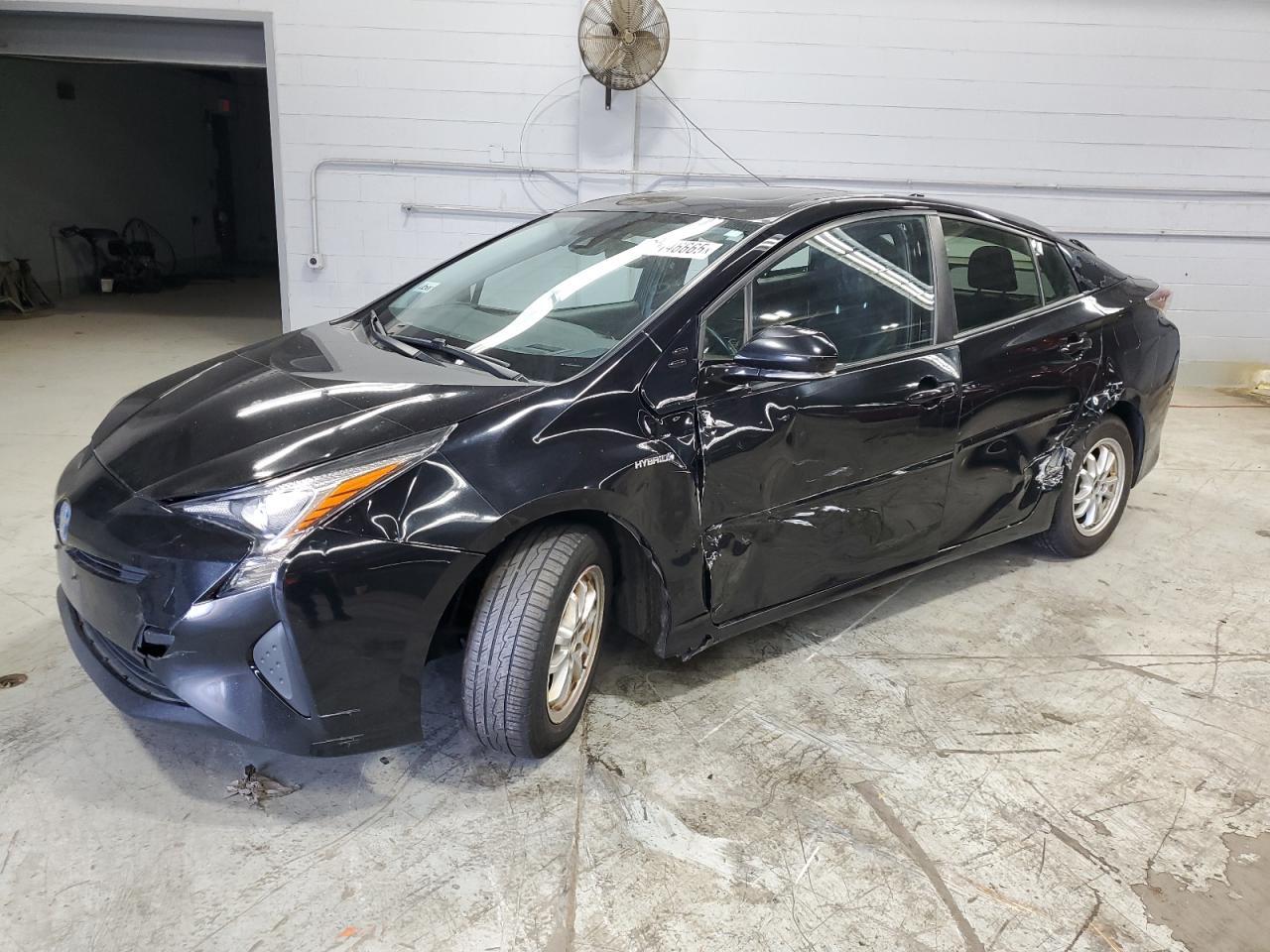 2016 TOYOTA PRIUS