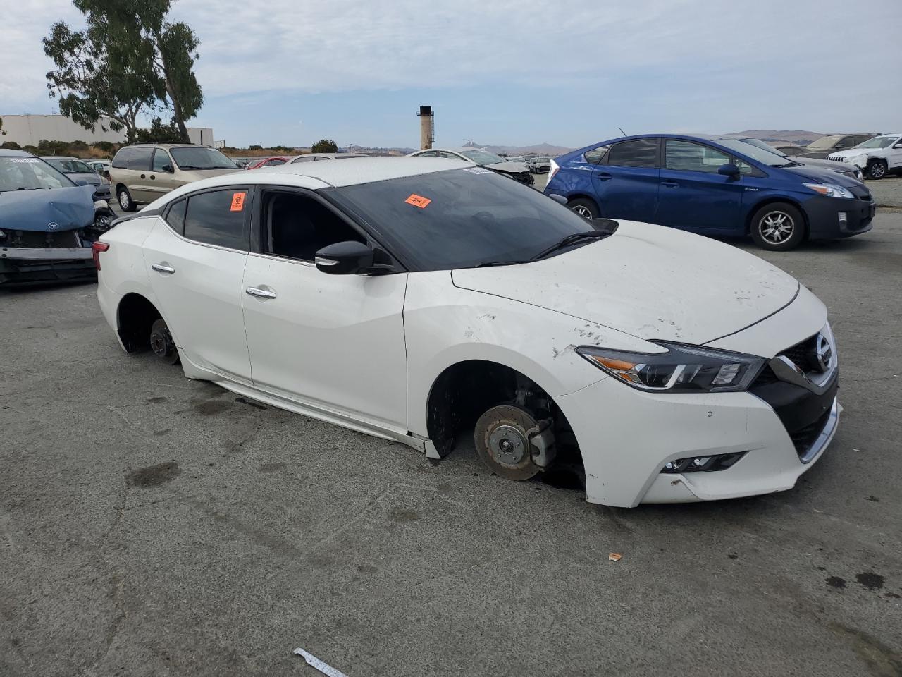 2024 NISSAN Maxima