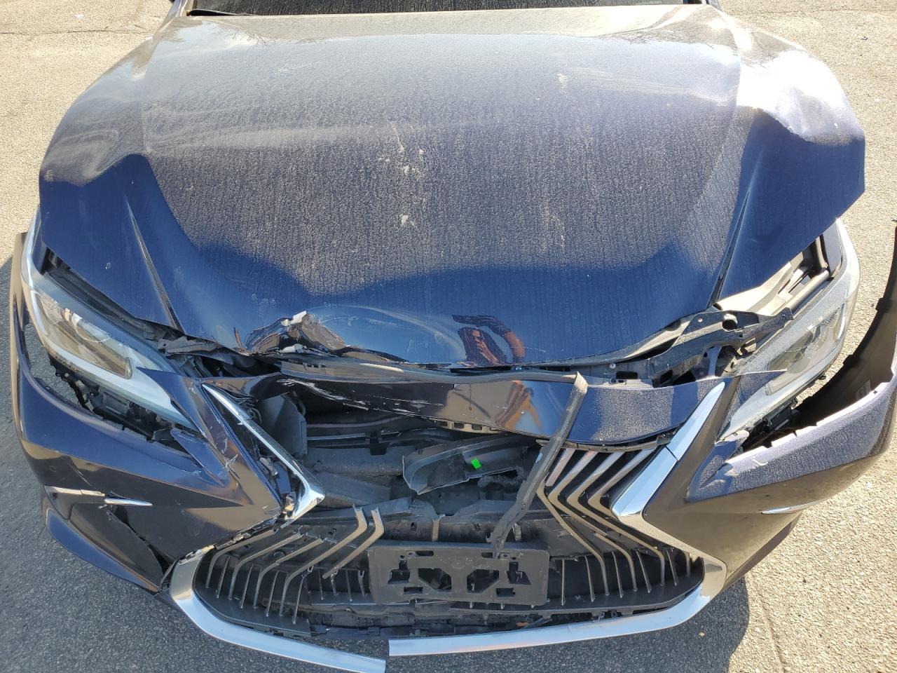 2019 LEXUS Es