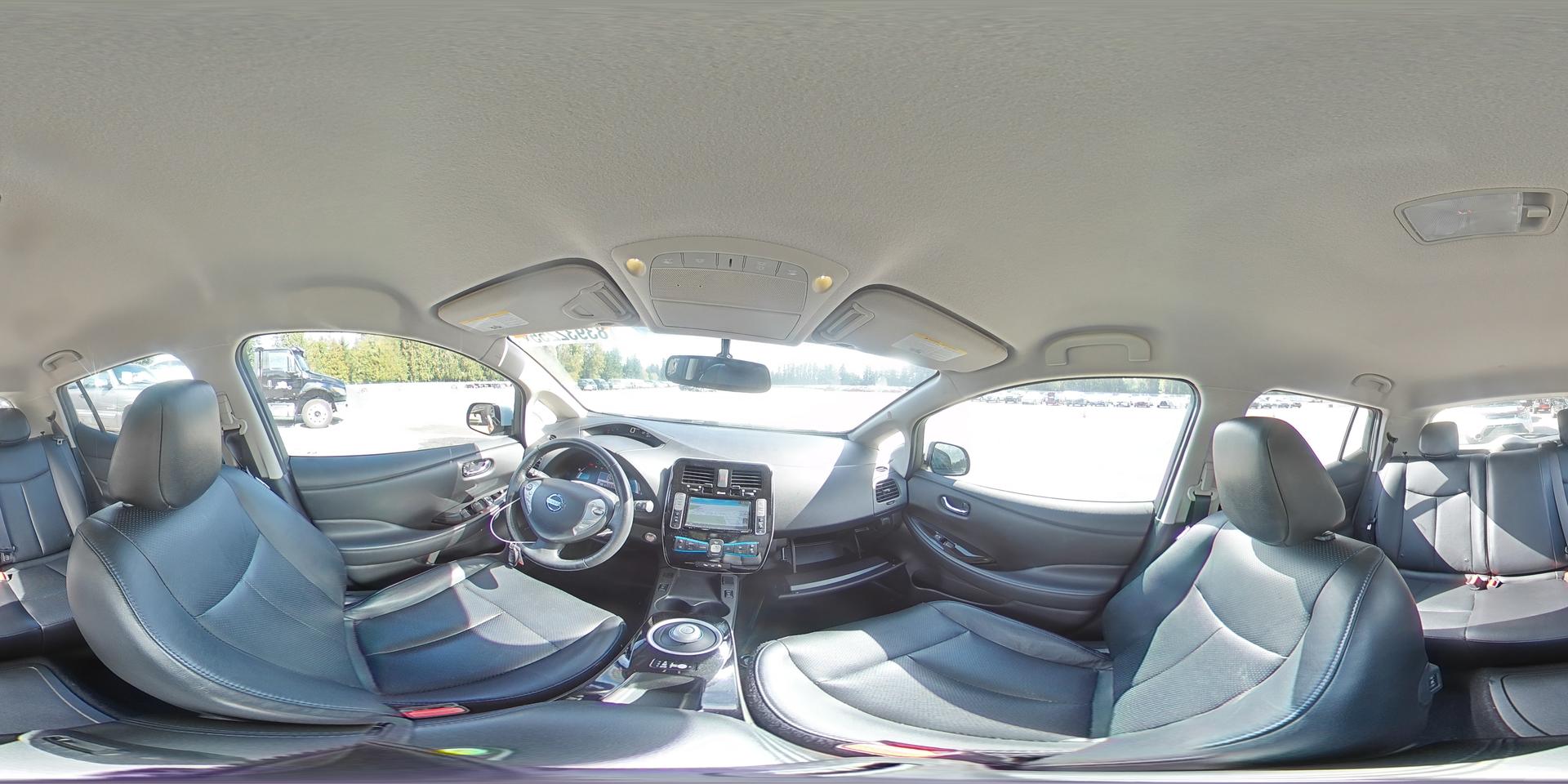 2015 NISSAN LEAF