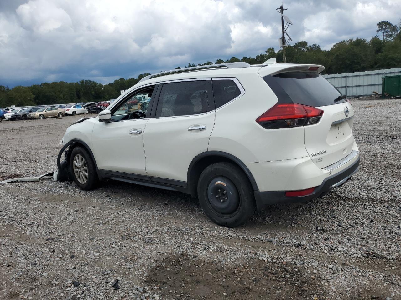 2017 NISSAN ROGUE