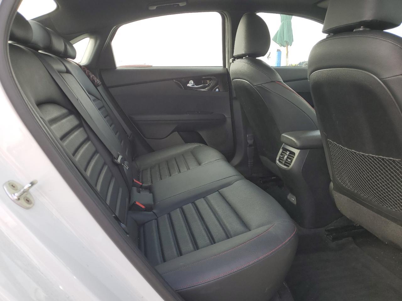 2023 KIA FORTE