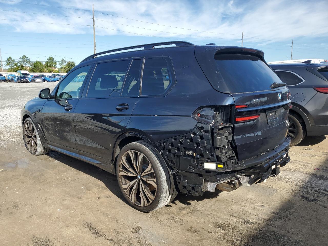 2025 BMW X7