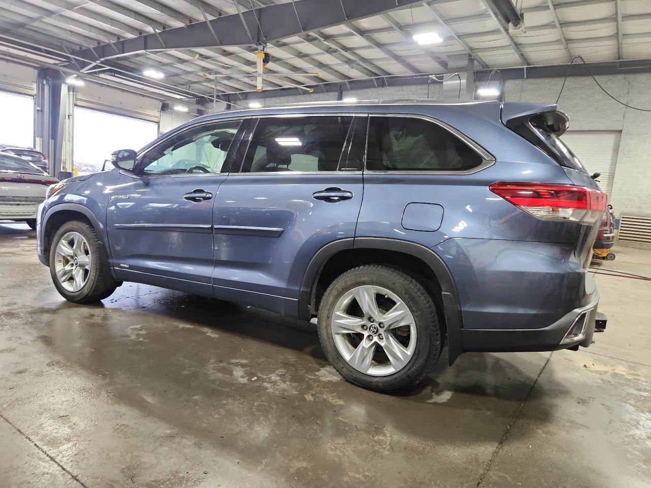 2017 TOYOTA HIGHLANDER