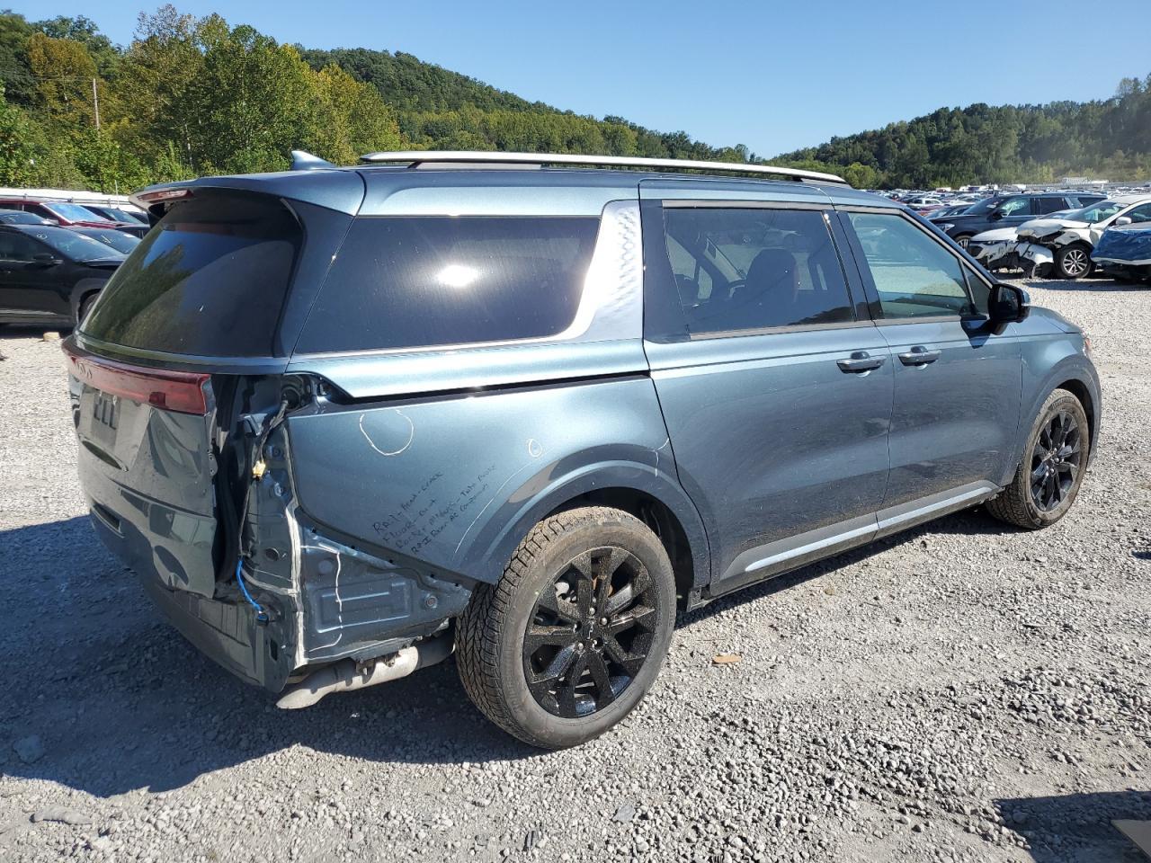 2024 KIA Carnival