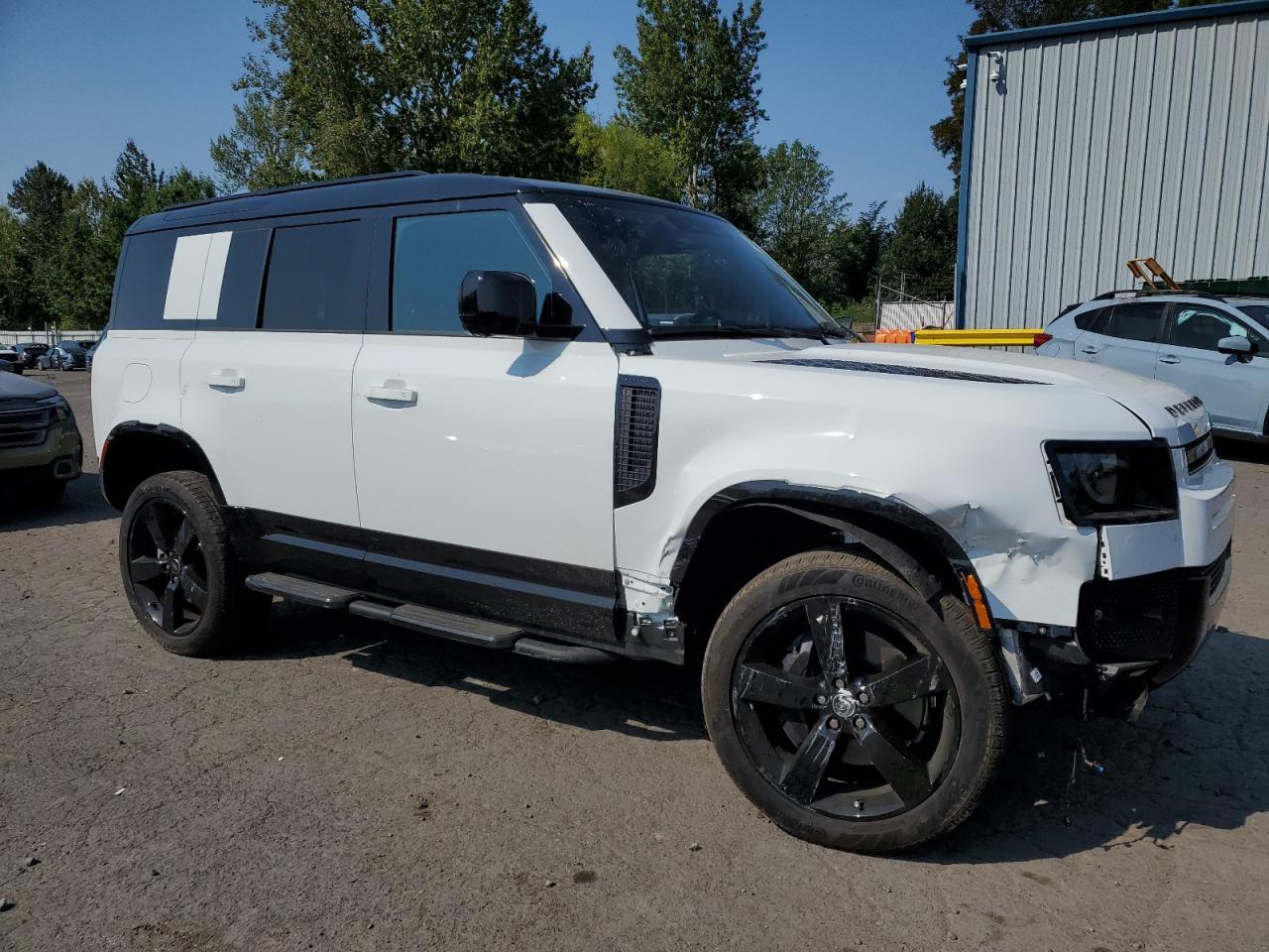 2025 LAND ROVER Defender