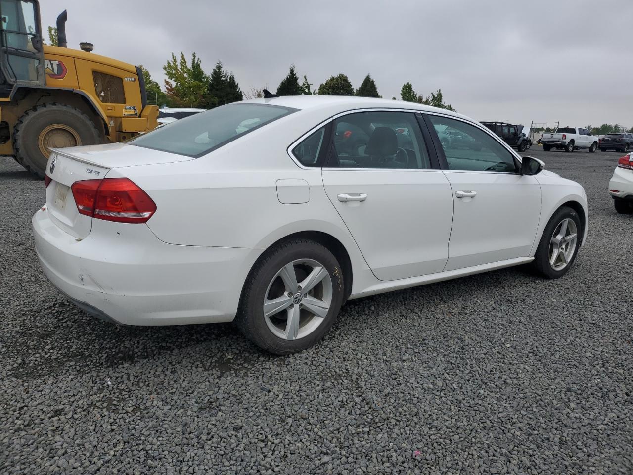 2012 VOLKSWAGEN Passat