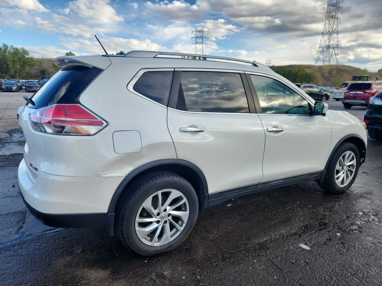 2015 NISSAN ROGUE