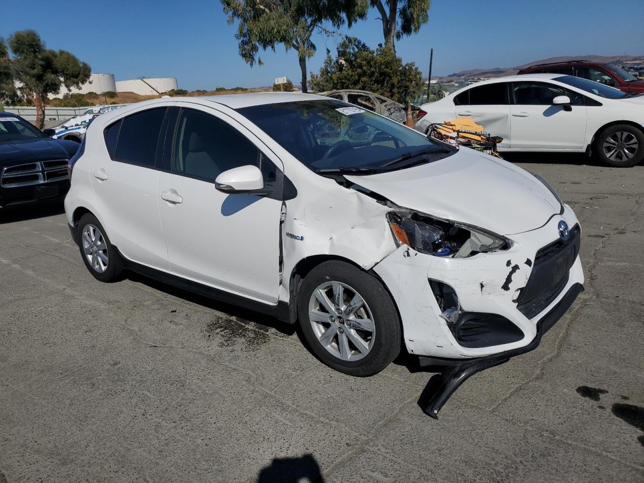 2017 TOYOTA Prius c