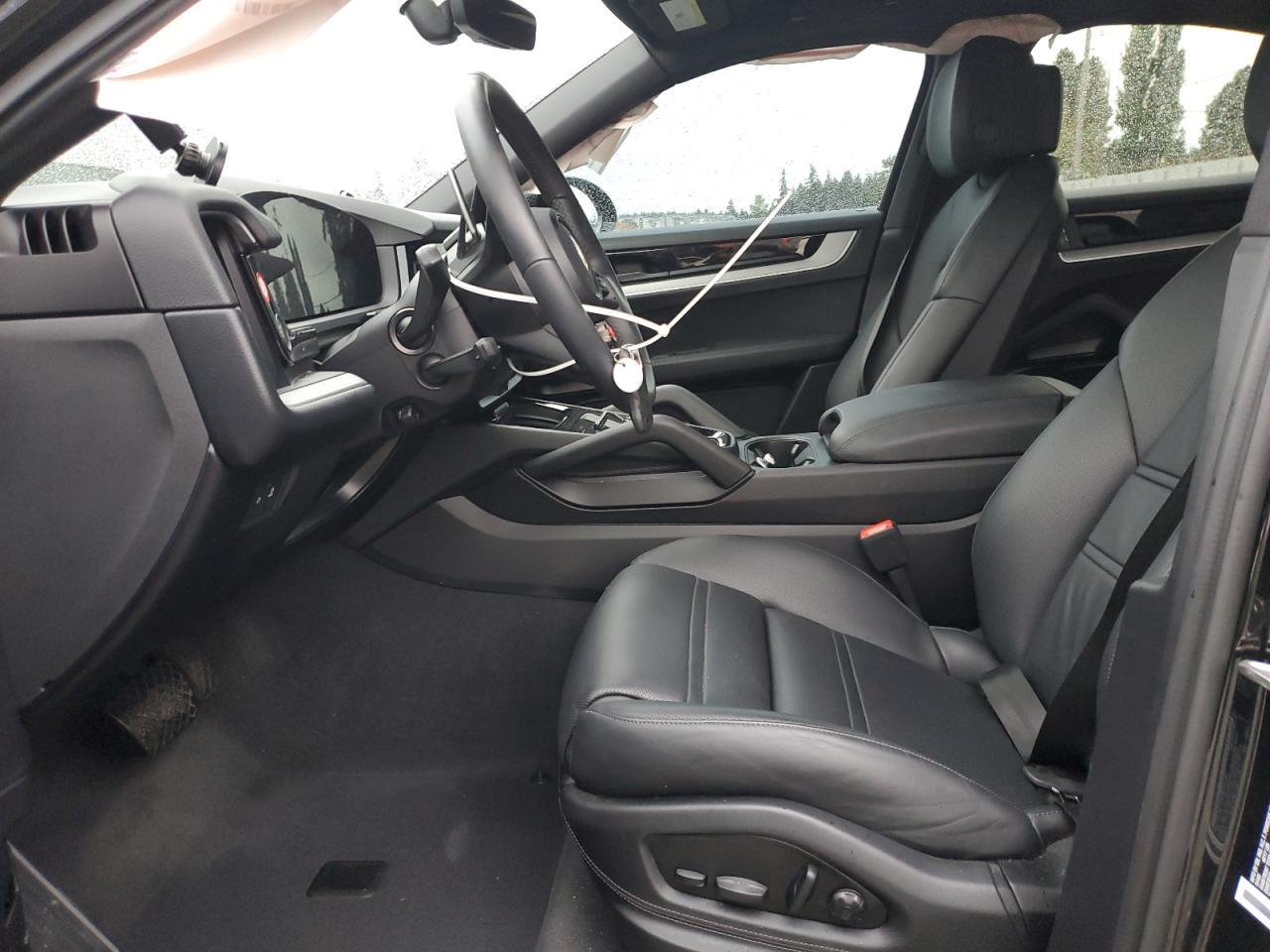 2025 PORSCHE CAYENNE