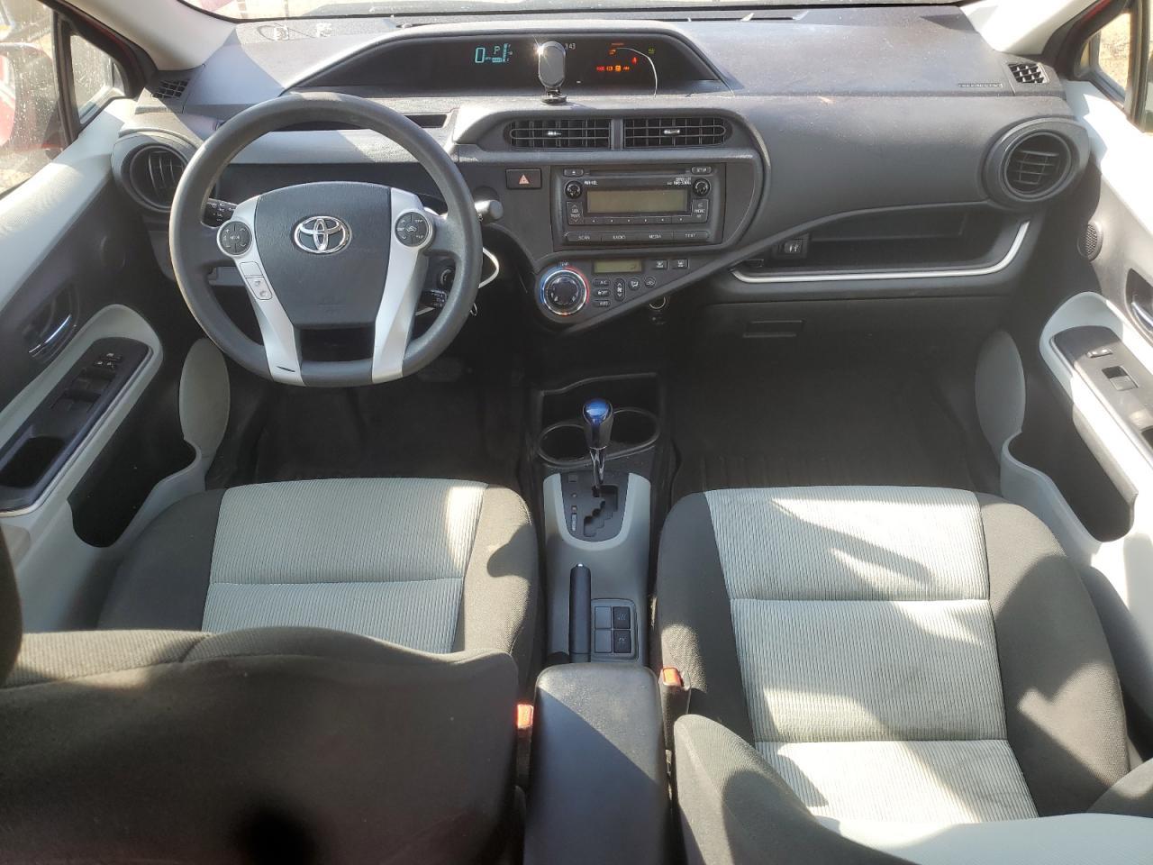 2014 TOYOTA Prius c