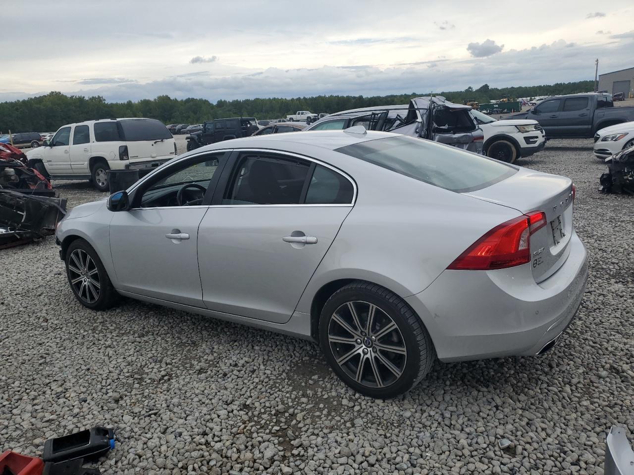 2017 VOLVO S60