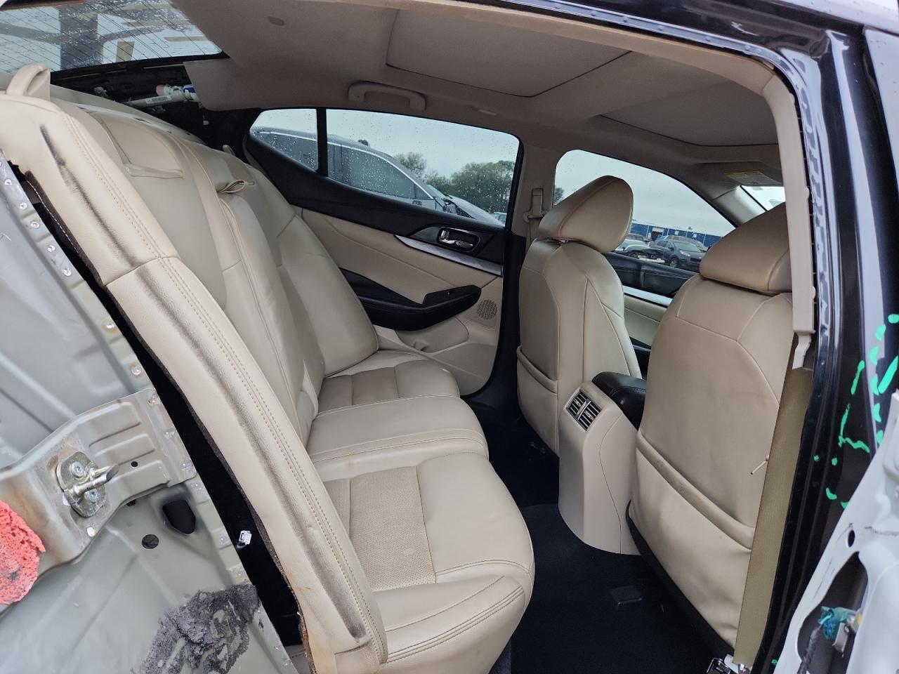 2017 NISSAN Maxima