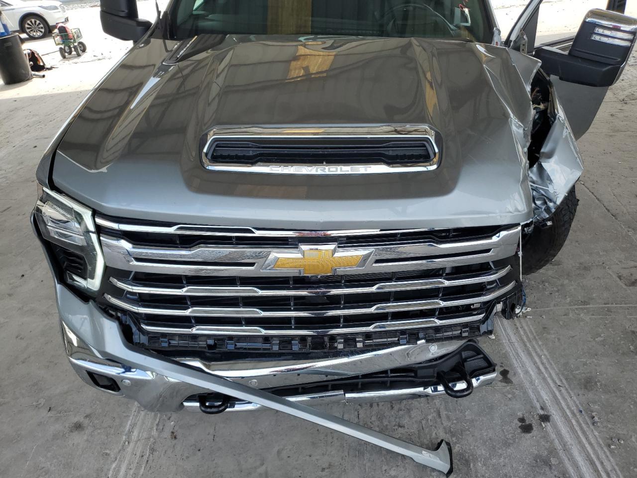 2024 CHEVROLET Silverado