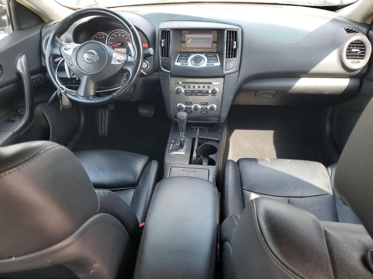 2011 NISSAN Maxima