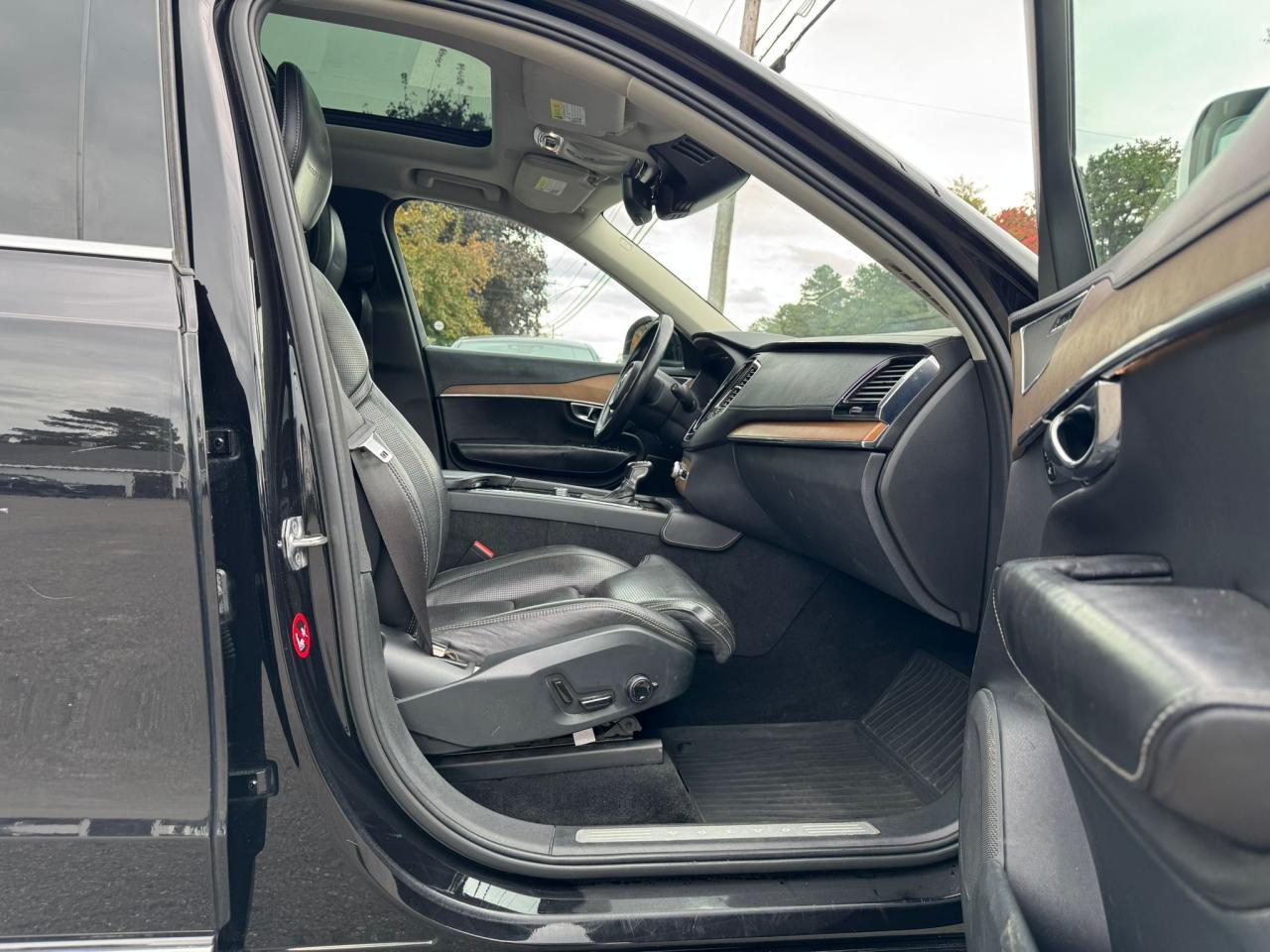 2016 VOLVO XC90