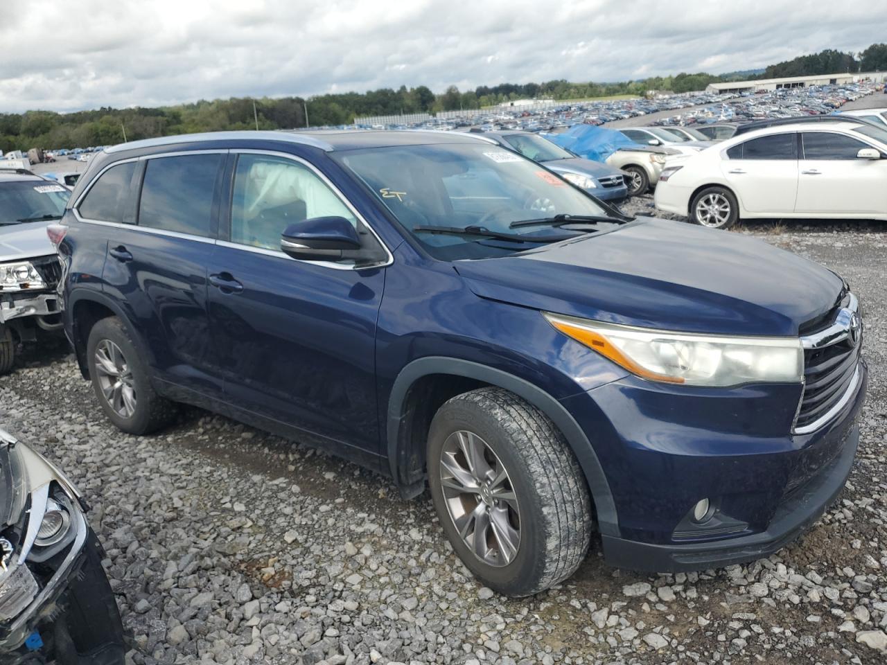 2015 TOYOTA HIGHLANDER