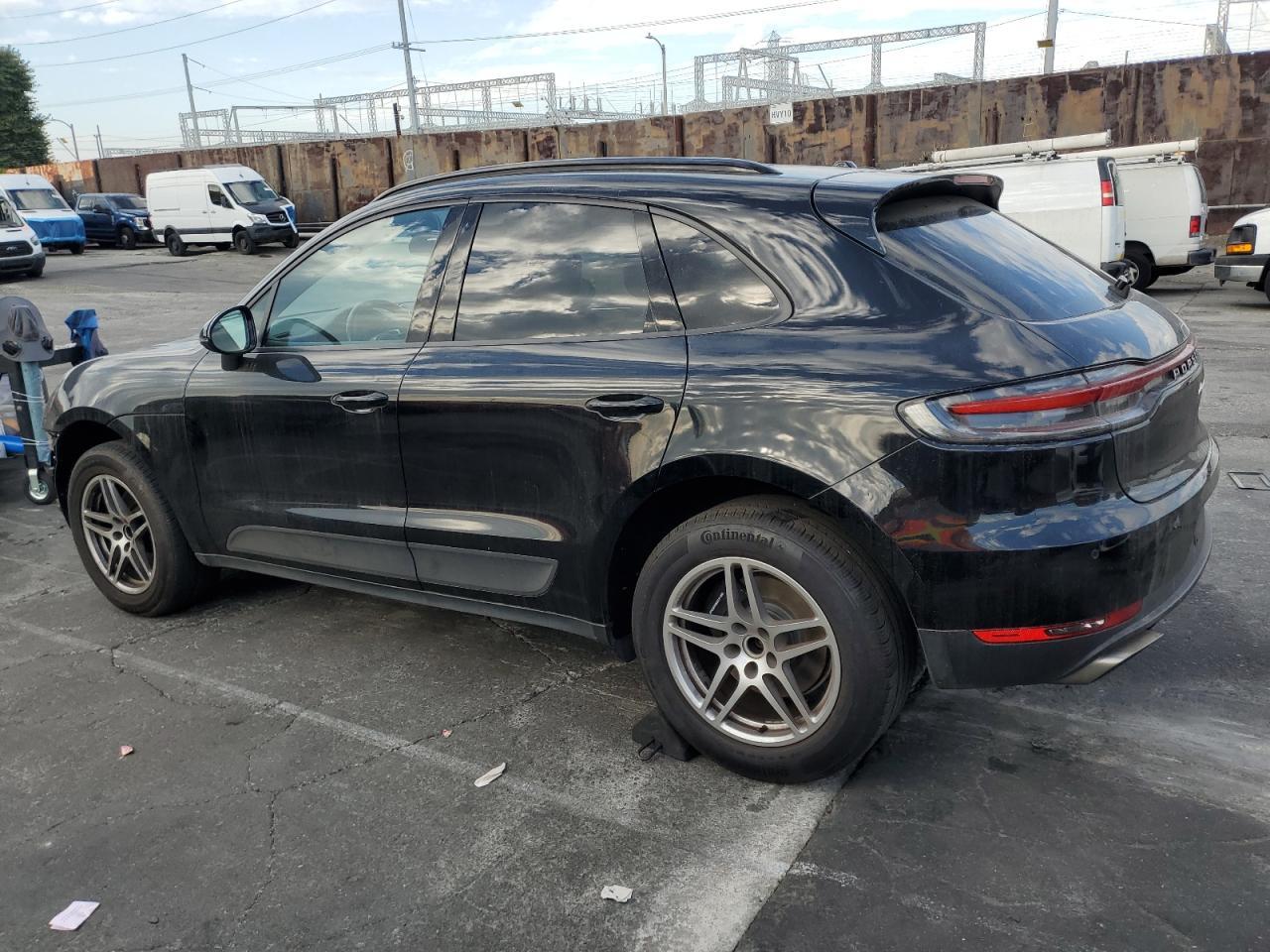 2020 PORSCHE Macan