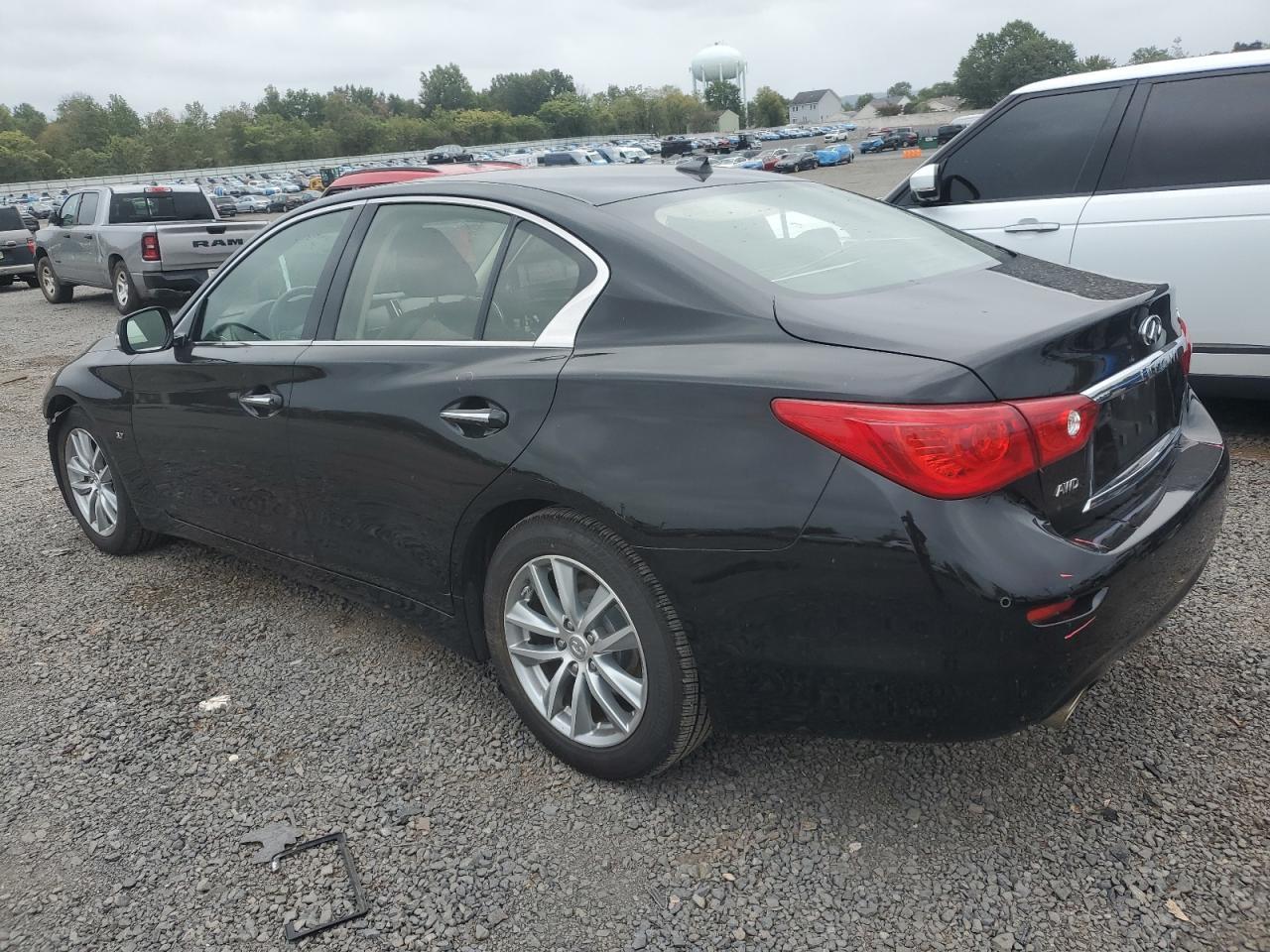 2015 INFINITI Q50