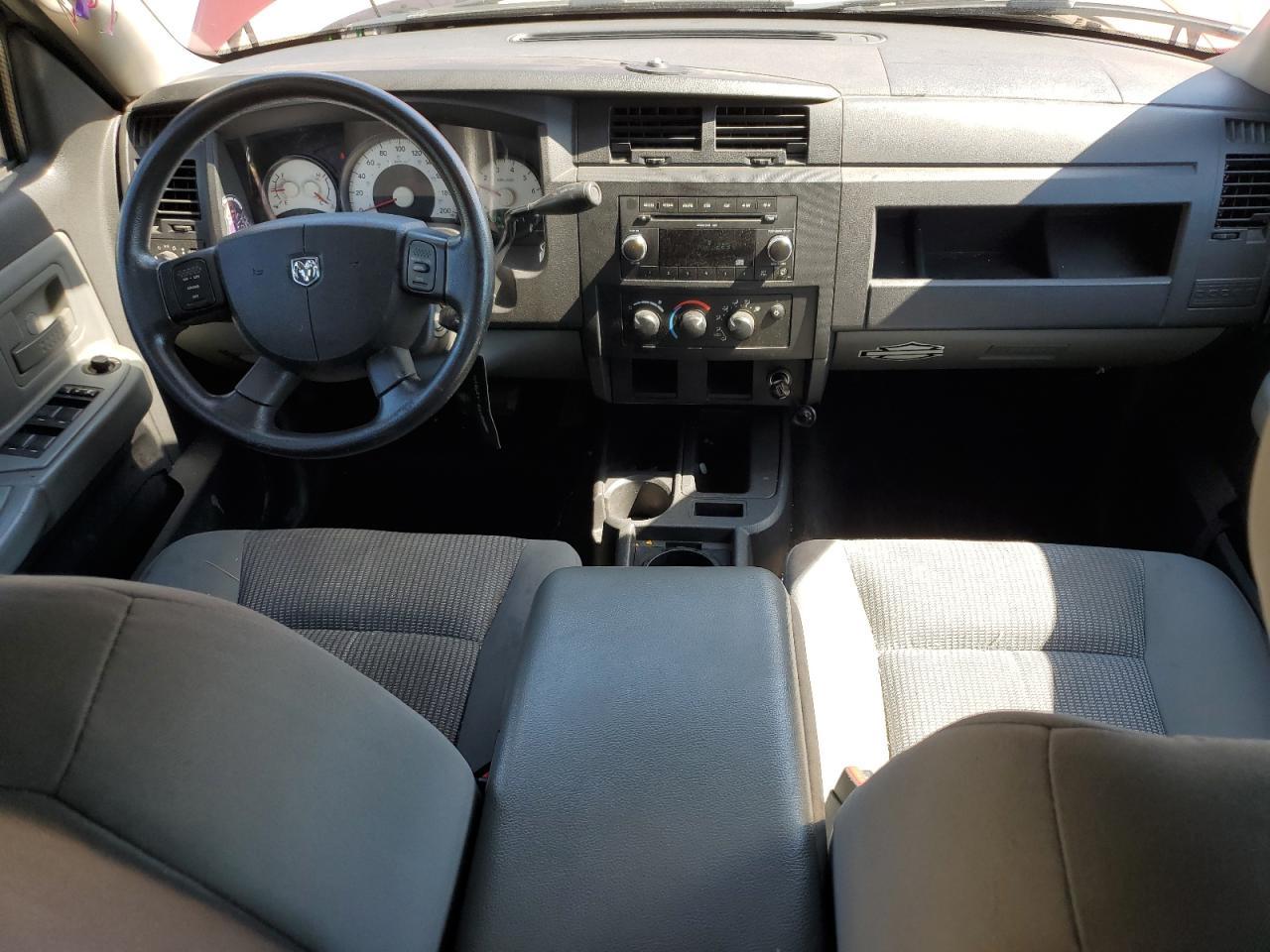 2011 DODGE Dakota