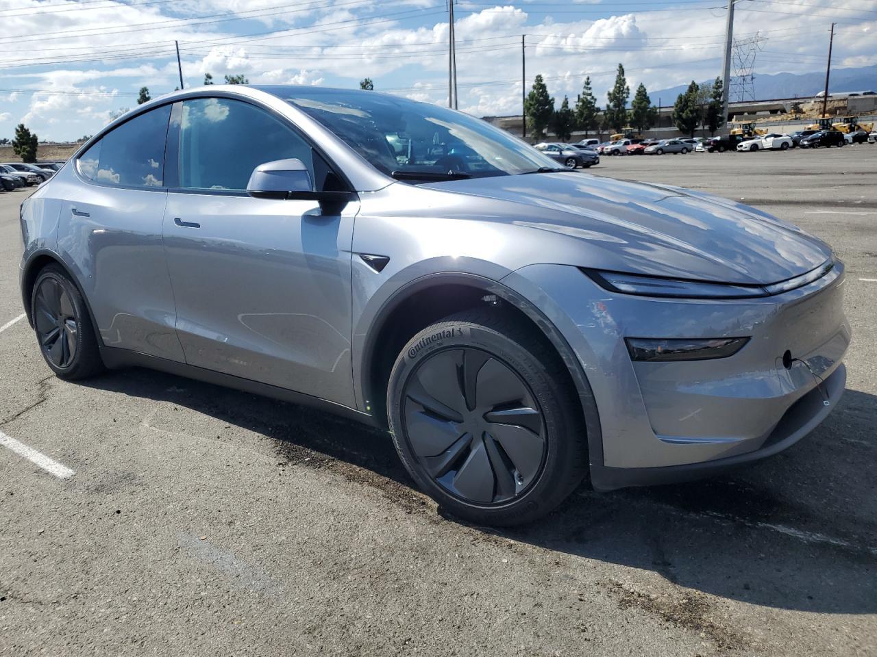 2026 TESLA MODEL Y