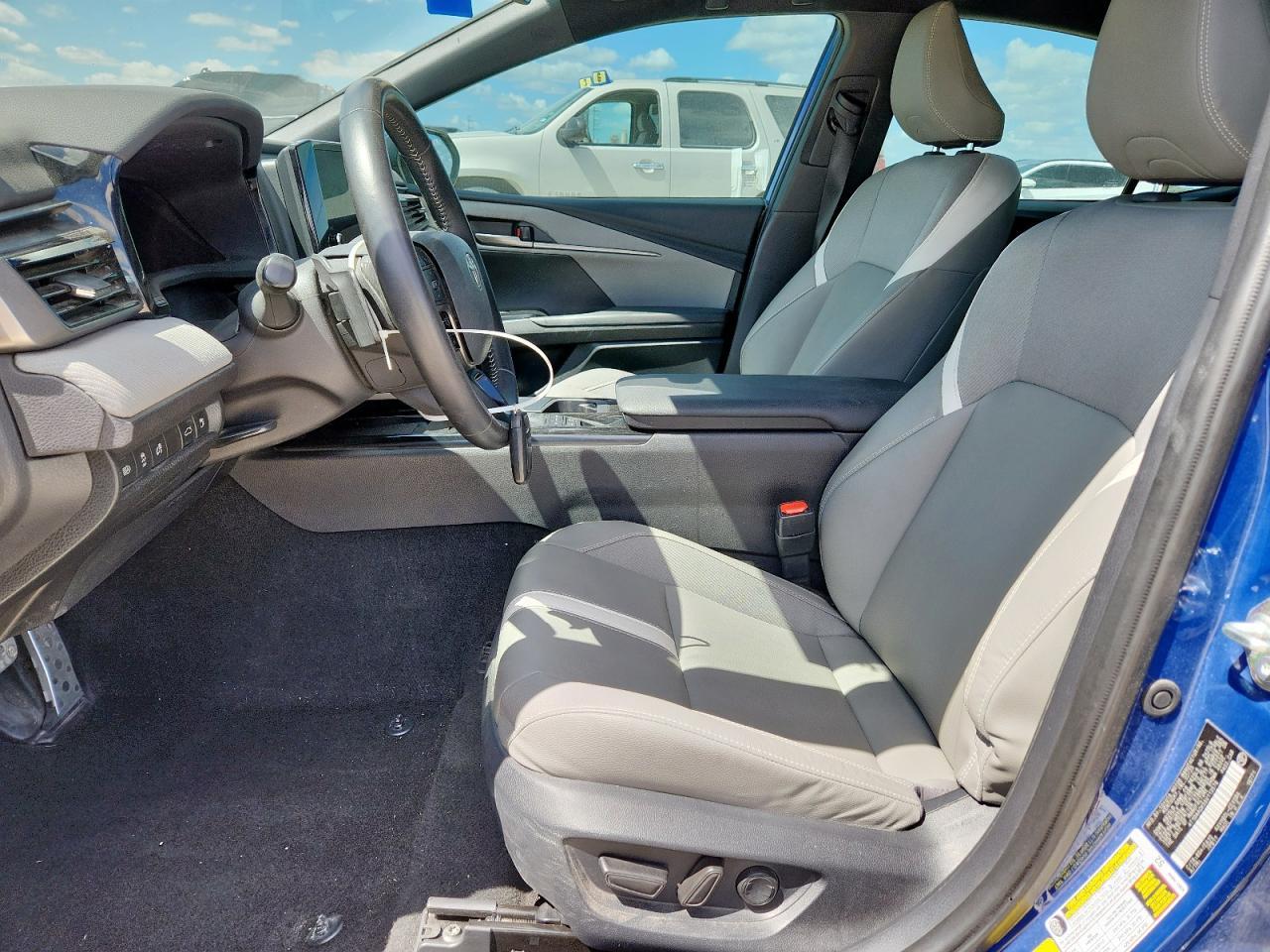 2025 TOYOTA CAMRY