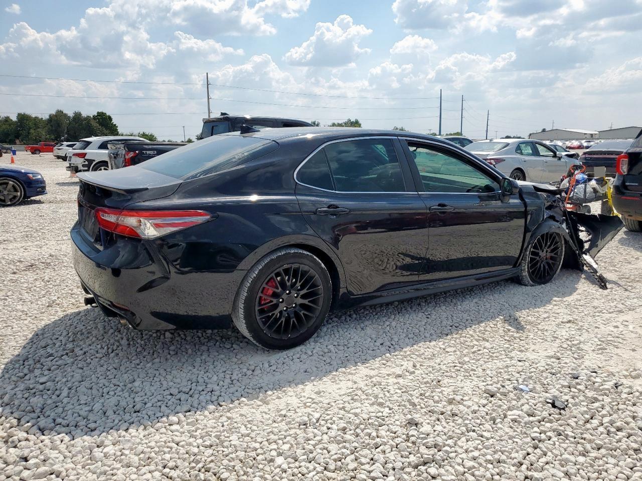 2019 TOYOTA CAMRY
