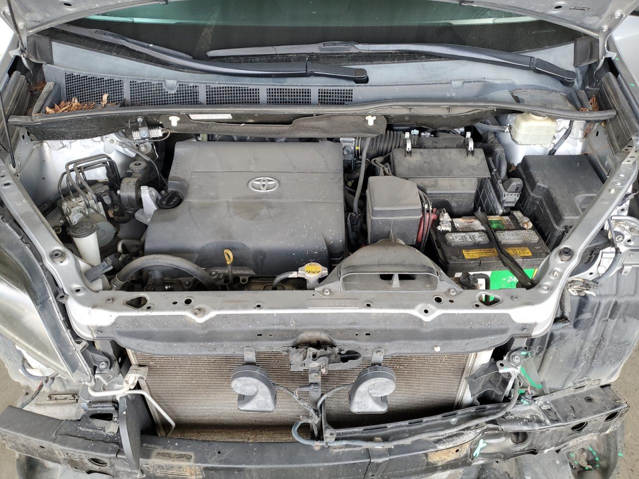 2015 TOYOTA SIENNA
