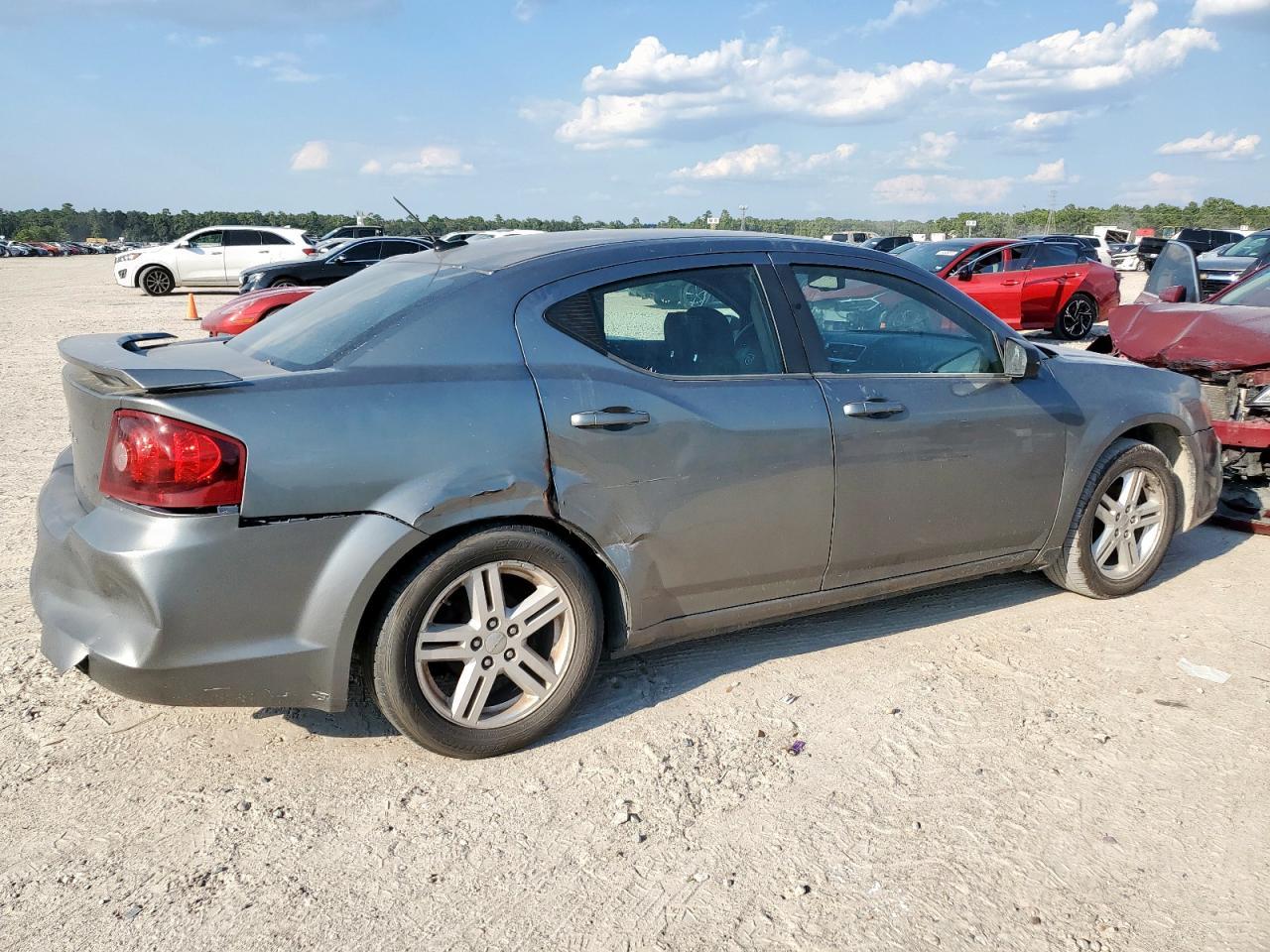 2013 DODGE Avenger