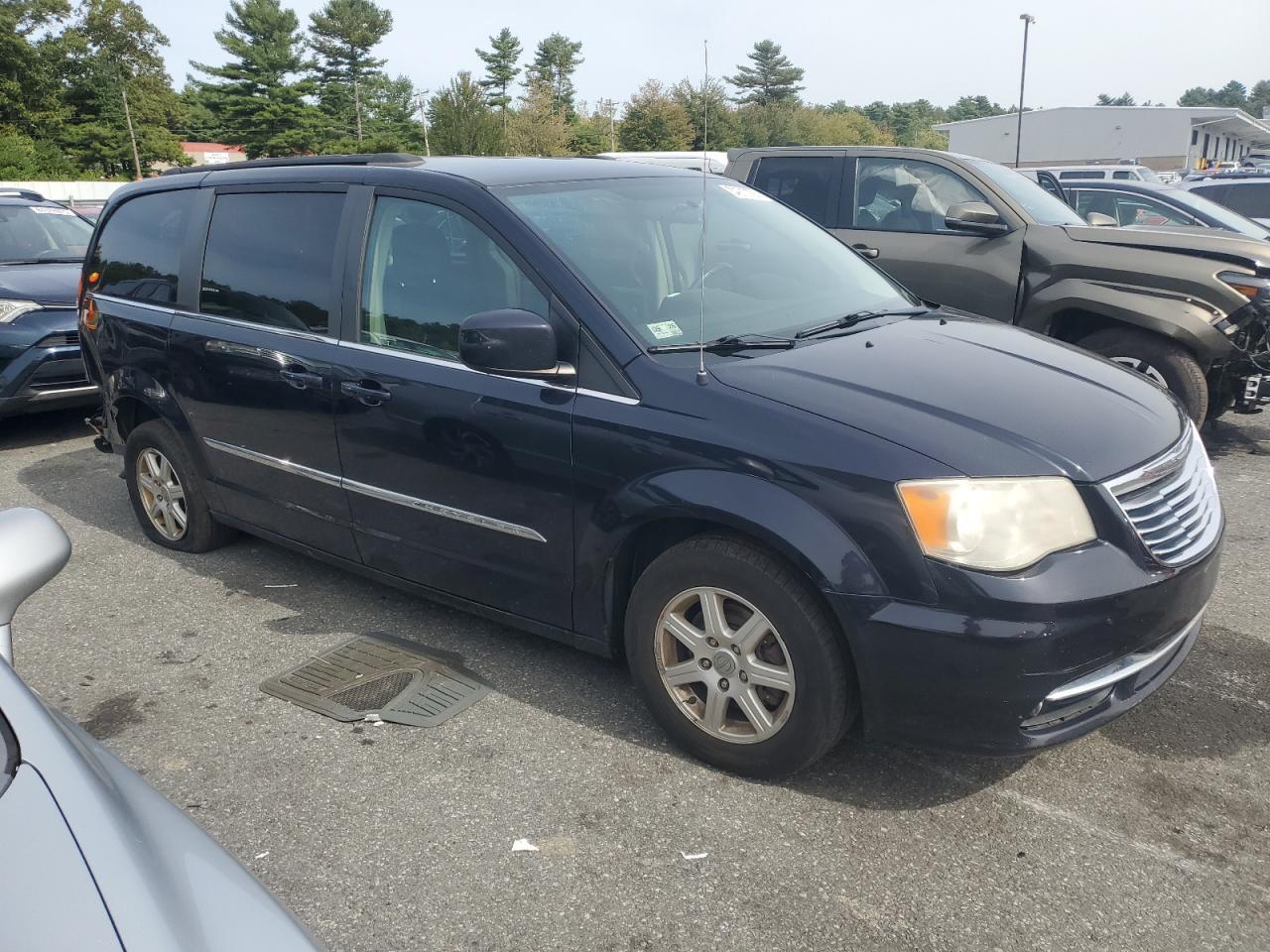 2011 CHRYSLER Town & Country