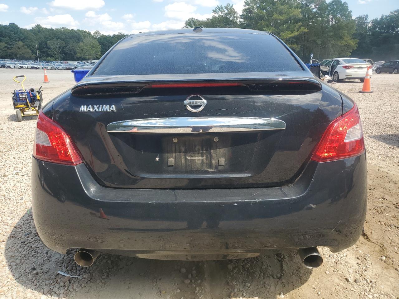 2010 NISSAN Maxima