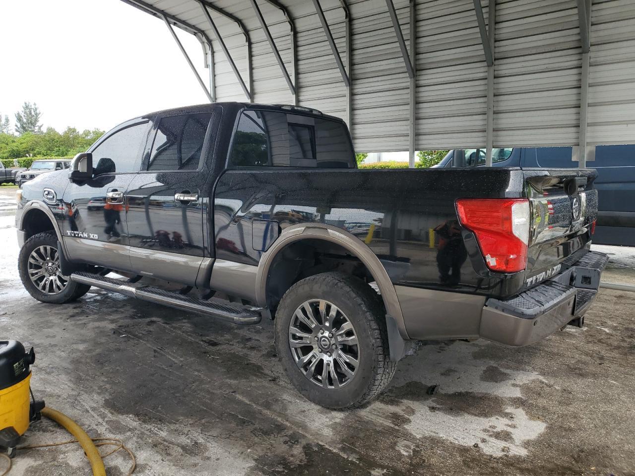 2016 NISSAN Titan