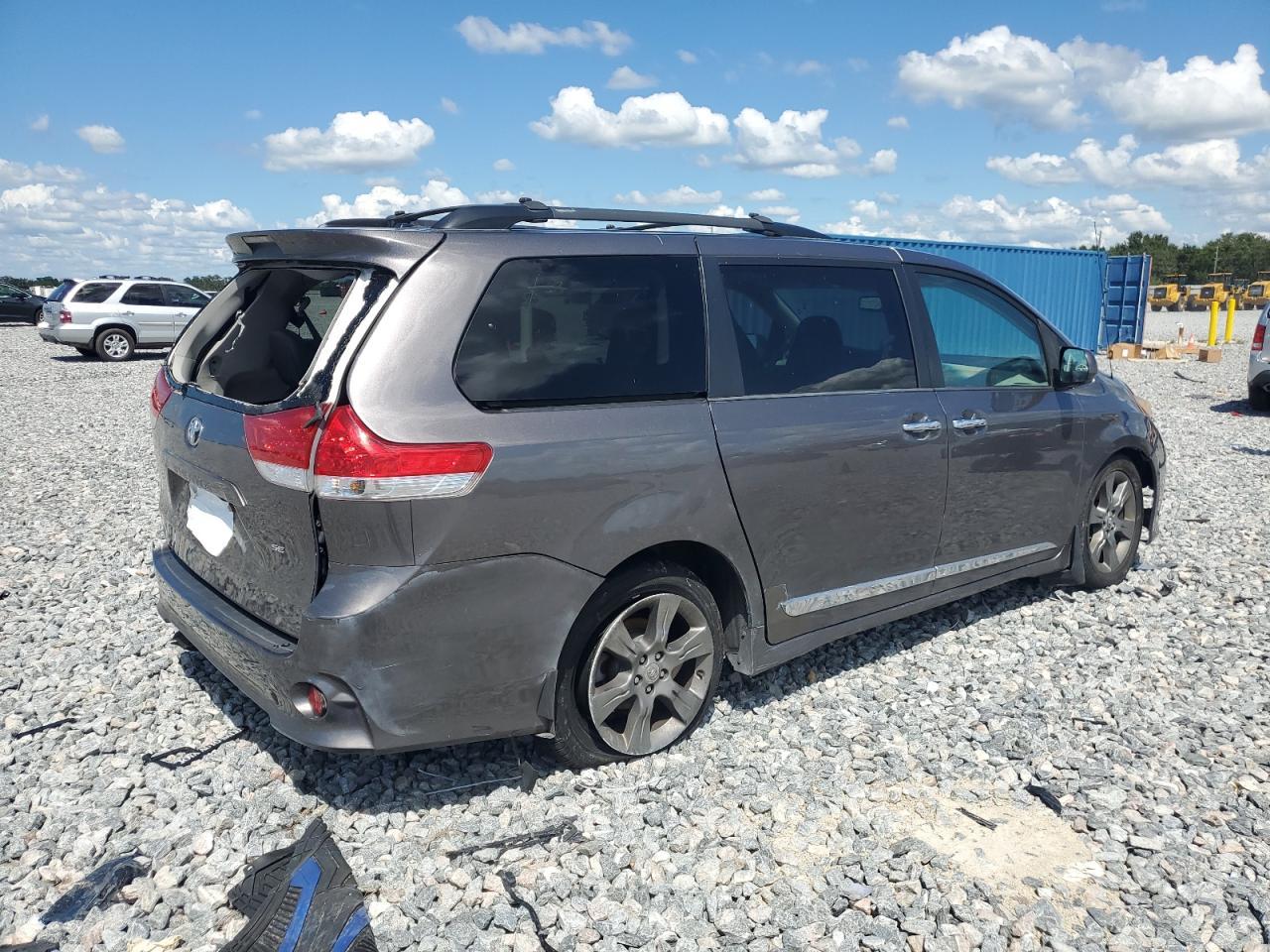2014 TOYOTA SIENNA